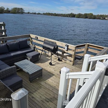 Lakeside Holiday Home With Hot Tub Tattershall Exterior foto