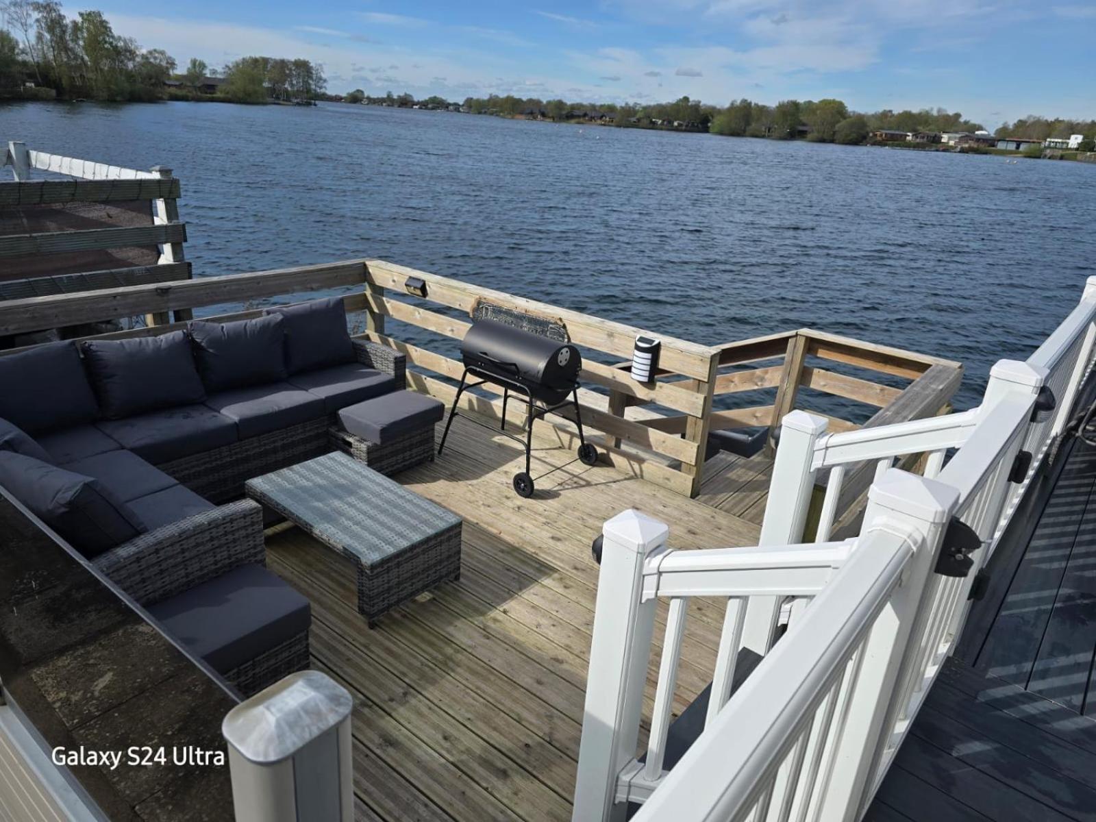 Lakeside Holiday Home With Hot Tub Tattershall Exterior foto